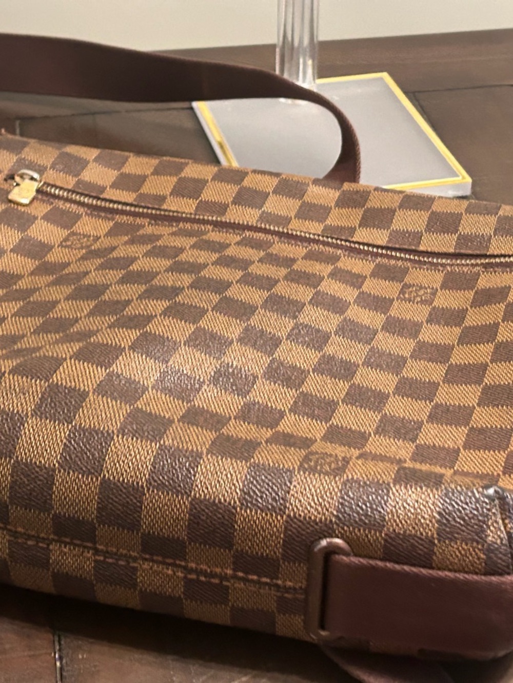 Louis Vuitton Brown Damier Ebene MM Messenger Bag - magnetic closure - Picture 3 of 10